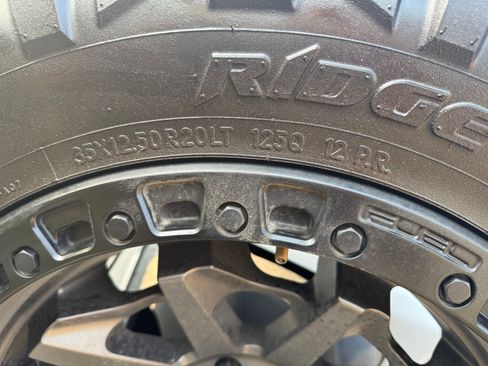 Used 2019 Jeep Wrangler Unlimited Sahara image 16