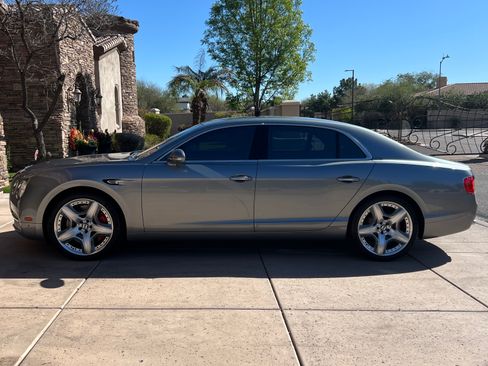 Used 2015 Bentley Flying Spur V8 image 4