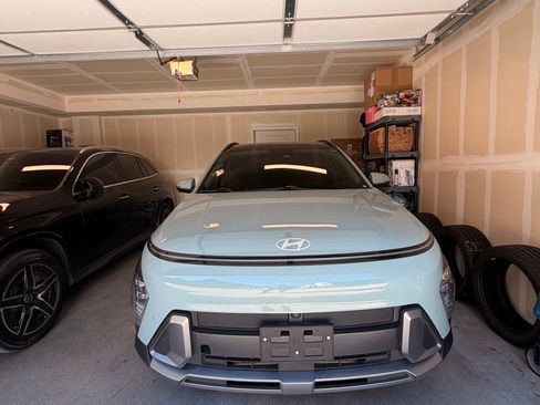 Used 2024 Hyundai Kona Limited AWD/4WD image 1