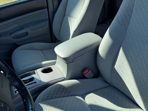 Used 2011 Toyota Tacoma 4x4 Access Cab V6 w/ SR5 Pkg #2 image 17