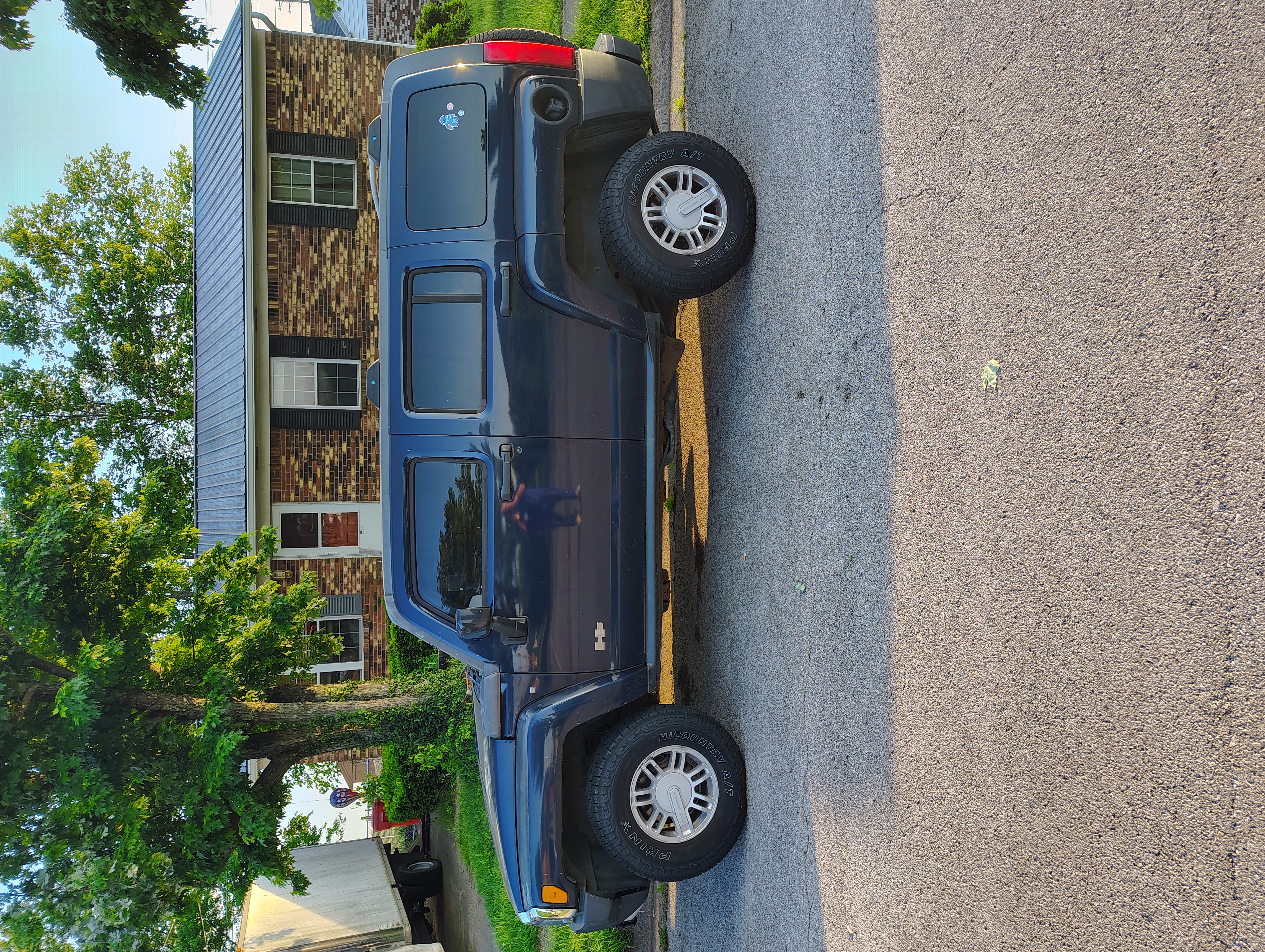 Used 2008 HUMMER H3 Luxury AWD/4WD image 2