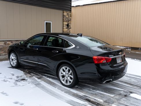 Used 2016 Chevrolet Impala LTZ w/ Enhanced Convenience Package image 4