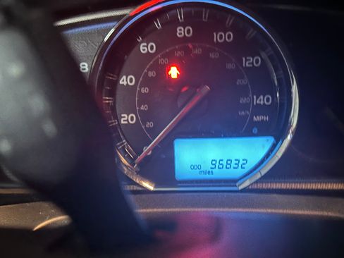 Used 2014 Toyota RAV4 Limited image 10