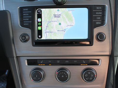 Used 2017 Volkswagen Golf Wolfsburg Edition image 22