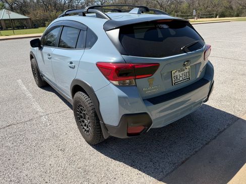 Used 2023 Subaru Crosstrek 2.0i Premium image 11