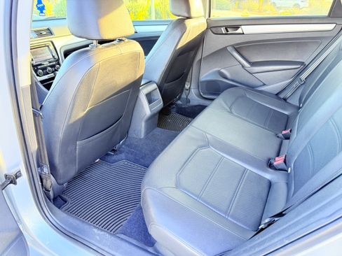 Used 2012 Volkswagen Passat 2.5 SE FWD image 20