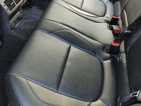 Used 2019 Jaguar XF Premium image 22