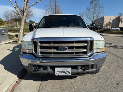 Used 2002 Ford F250 2WD Crew Cab Super Duty image 2