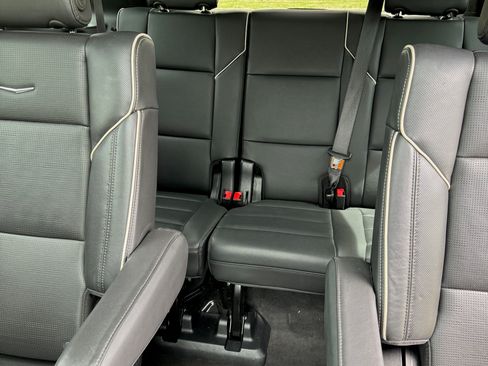 Used 2023 Cadillac Escalade Premium Luxury image 5