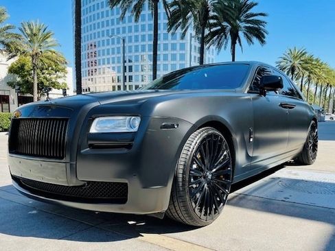 Used 2011 Rolls-Royce Ghost image 2