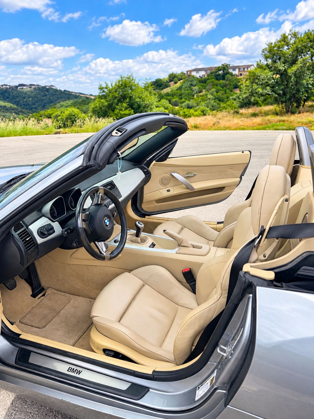 Used 2006 BMW Z4 3.0i RWD image 11