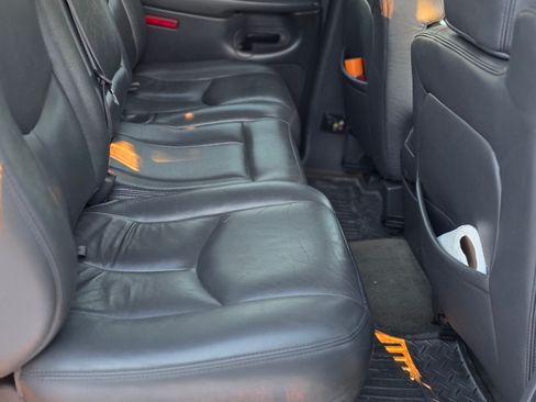 Used 2006 Chevrolet Silverado 2500 LT w/ Heavy-Duty Power Package image 5