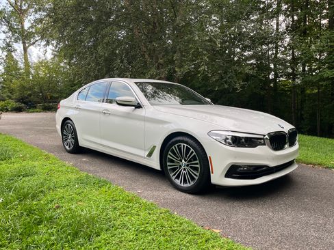 Used 2018 BMW 530i xDrive AWD/4WD image 5