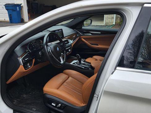 Used 2017 BMW 530i xDrive 530i xDrive Sedan 4D image 8