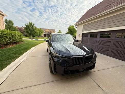 Used 2026 BMW X5 xDrive50e w/ M Sport Package AWD/4WD image 2