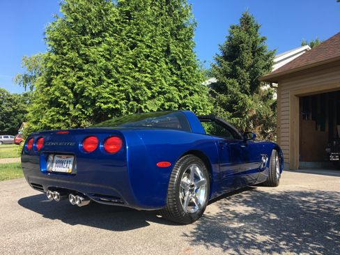 Used 2002 Chevrolet Corvette Coupe w/ Preferred Equipment Group2 RWD image 5