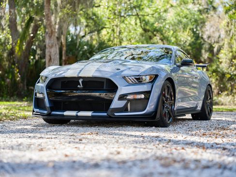 Used 2022 Ford Mustang Shelby GT500 w/ Carbon Fiber Track Pack image 10