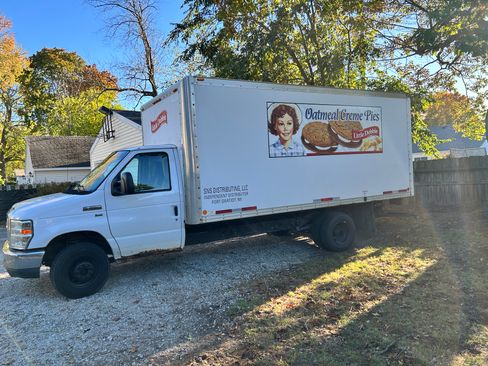 Used 2013 Ford E-350 and Econoline 350 Super Duty w/ Exterior Upgrade Pkg image 5