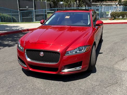 Used 2017 Jaguar XF Premium RWD image 2