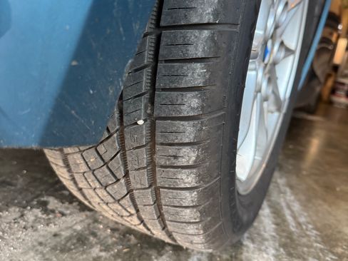 Used 2004 BMW Z4 2.5i image 6