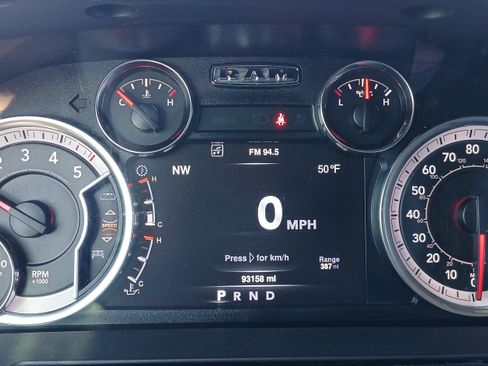 Used 2019 RAM 1500 Laramie w/ Cold Weather Group AWD/4WD image 8