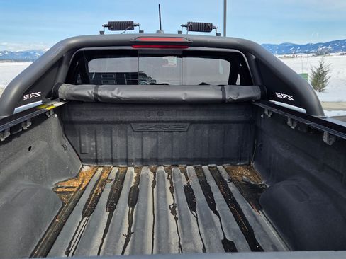 Used 2018 Chevrolet Colorado ZR2 w/ ZR2 Midnight Special Edition image 11