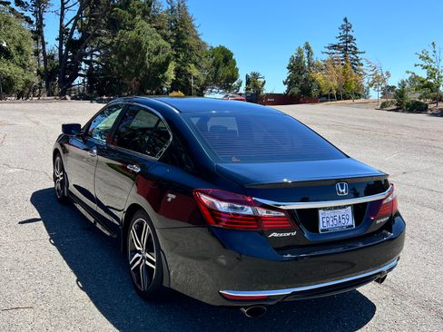 Used 2016 Honda Accord Sport image 9