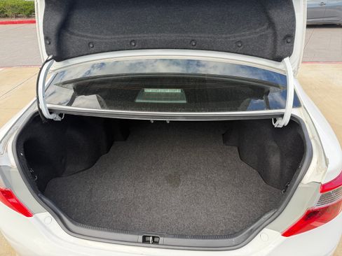 Used 2012 Toyota Camry LE image 12