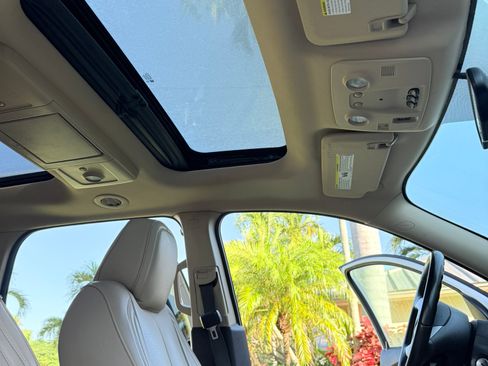 Used 2011 GMC Acadia SLT w/ LPO, 'HIT The Road' Package image 18