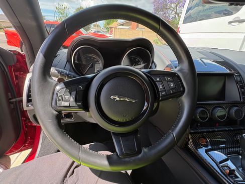 Used 2015 Jaguar F-TYPE R RWD image 23