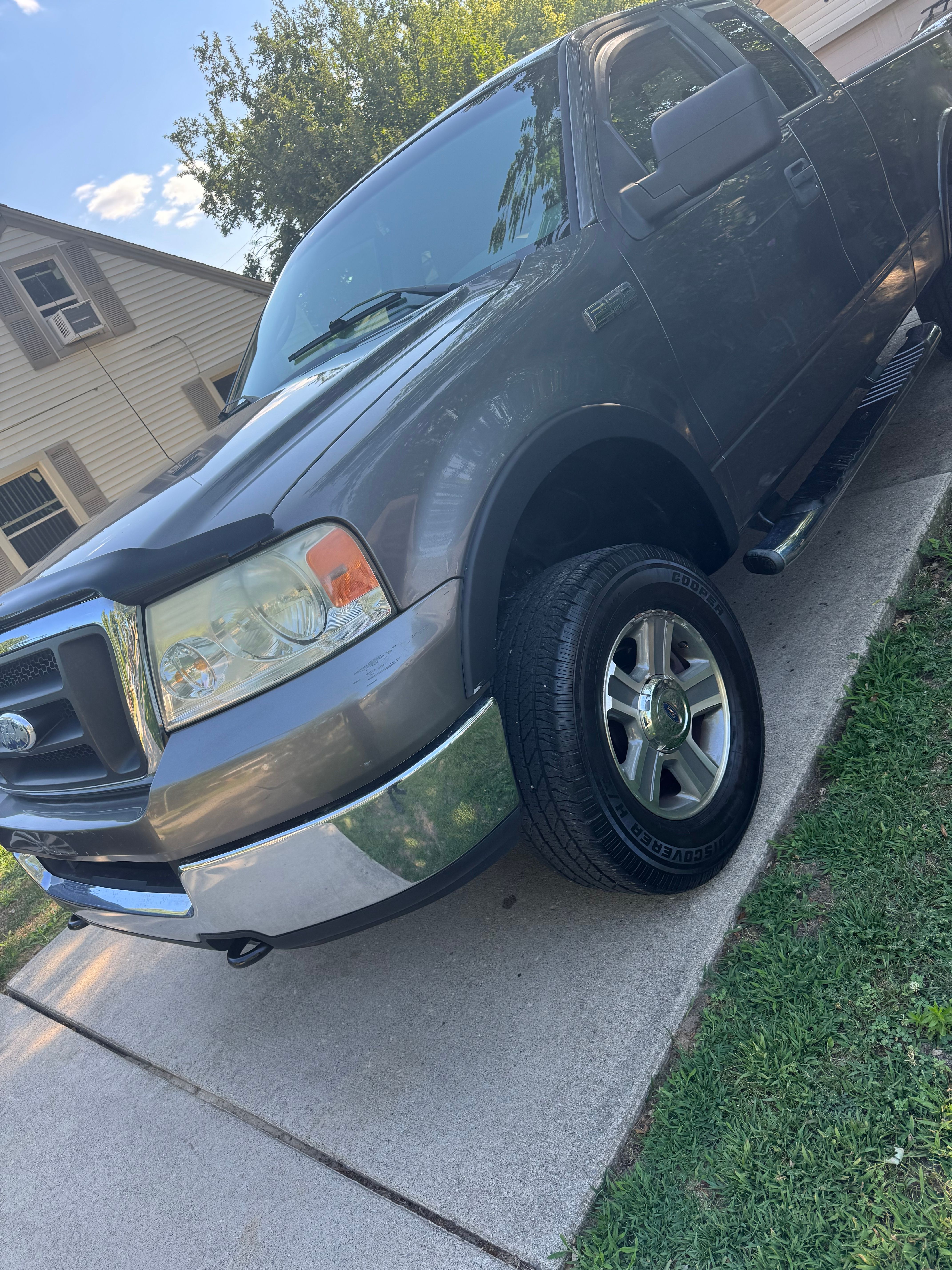 Used 2005 Ford F150 XLT AWD/4WD image 5