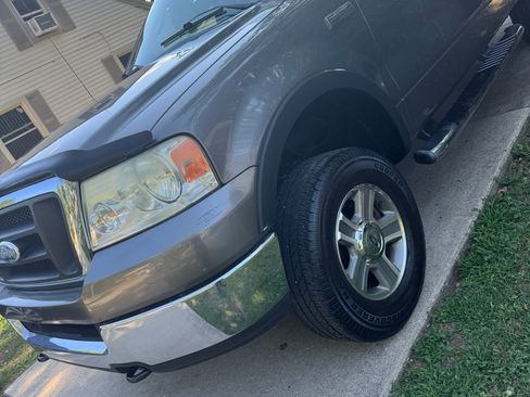 Used 2005 Ford F150 XLT AWD/4WD image 5