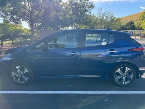 Used 2022 Nissan Leaf SV image 9