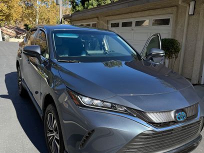 Used 2021 Toyota Venza LE w/ Carpet Mat Package (TMS)