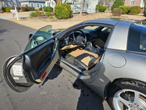 Used 1999 Chevrolet Corvette Coupe w/ Memory Pkg image 5