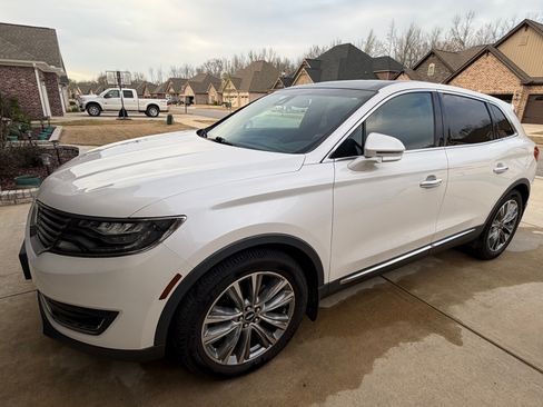 Used 2016 Lincoln MKX Reserve w/ Luxury Package image 2