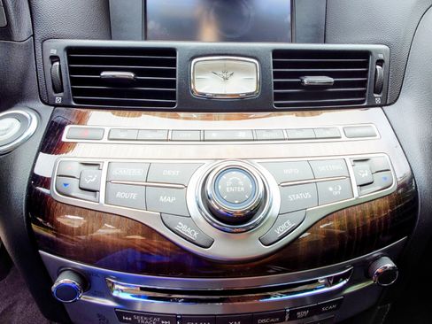 Used 2016 INFINITI Q70 L 3.7 w/ Deluxe Touring Package image 27