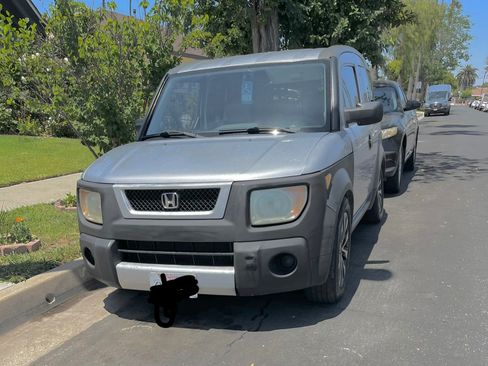 Used 2004 Honda Element EX image 1