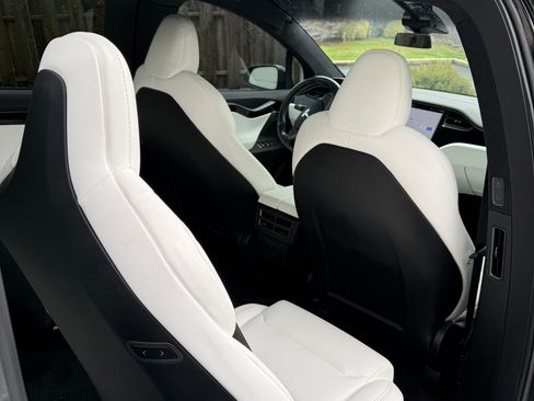 Used 2021 Tesla Model X Long Range image 6