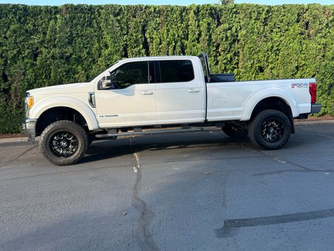 Used 2017 Ford F350 Lariat w/ Camper Package AWD/4WD image 14