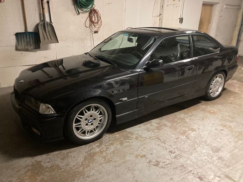 Used 1995 BMW M3 Coupe image 1