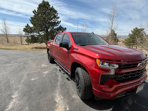 Used 2023 Chevrolet Silverado 1500 RST image 2