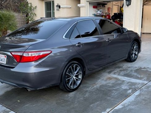 Used 2017 Toyota Camry XSE image 5