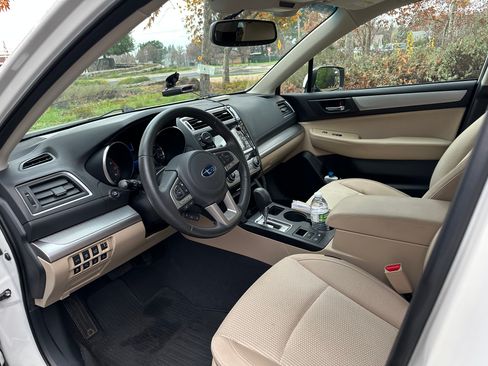 Used 2016 Subaru Outback 2.5i Premium image 18