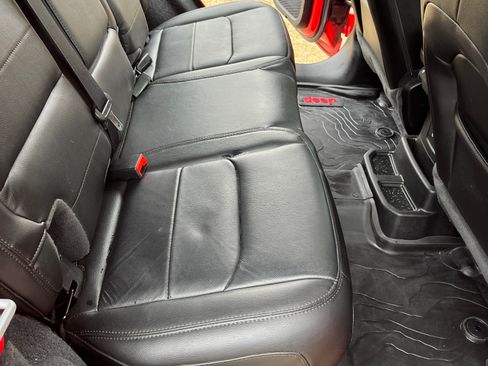 Used 2022 Jeep Wrangler Unlimited Sahara image 6