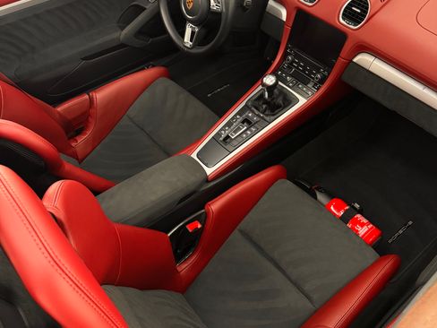 Used 2022 Porsche 718 Boxster Spyder image 2