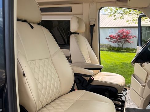 Used 2017 Mercedes-Benz Sprinter 3500 image 16