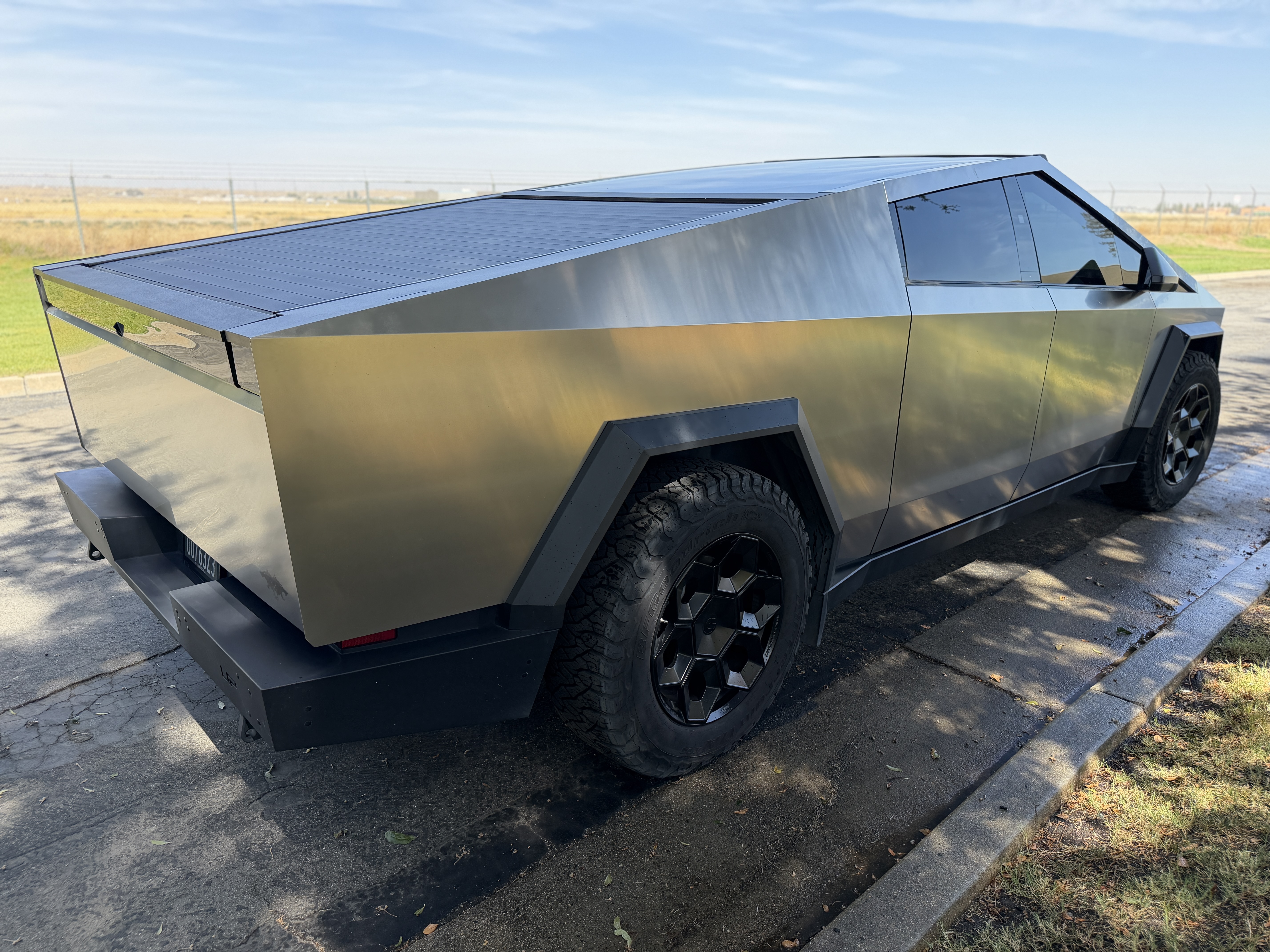 Used 2024 Tesla Cybertruck Cyberbeast AWD/4WD image 9