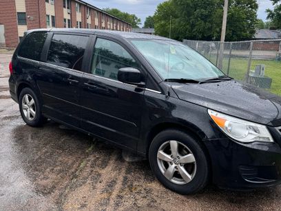 Used 2010 Volkswagen Routan SE