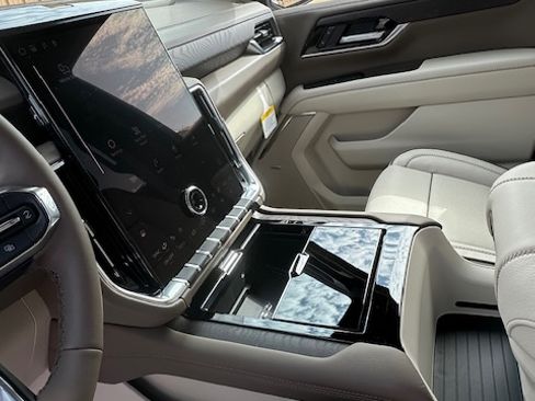 Used 2026 GMC Yukon XL Denali w/ LPO, Floor Liner Package image 19